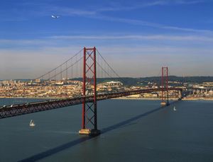 Ponte  25 de Abril, Lisboa, Portugal